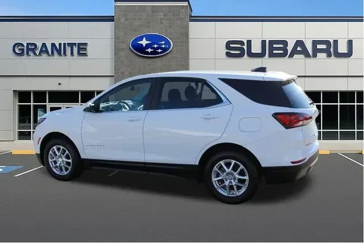 $21850 : Chevrolet Equinox 2023 4x4 L image 6