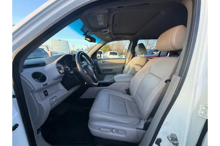 $12495 : 2015 Pilot EX-L image 9