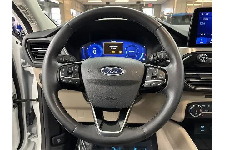 $21000 : Ford Escape 2022 AWD Titaniu image 6