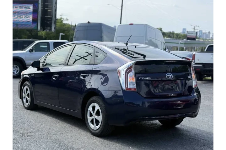 $12495 : 2013 Prius Two image 7