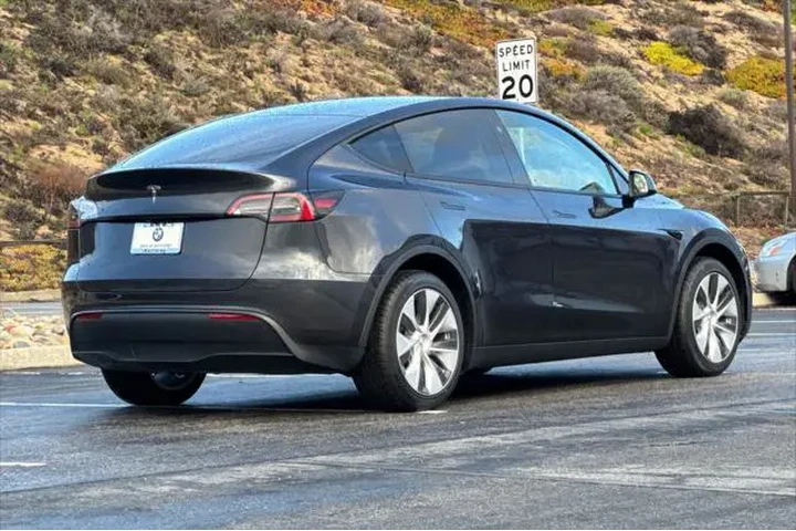 $34990 : Tesla Model Y 2024 Long Rang image 2