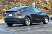 $34990 : Tesla Model Y 2024 Long Rang thumbnail
