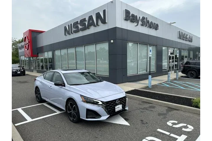 $21779 : Nissan Altima 2024 2.5 SR 4d image 2