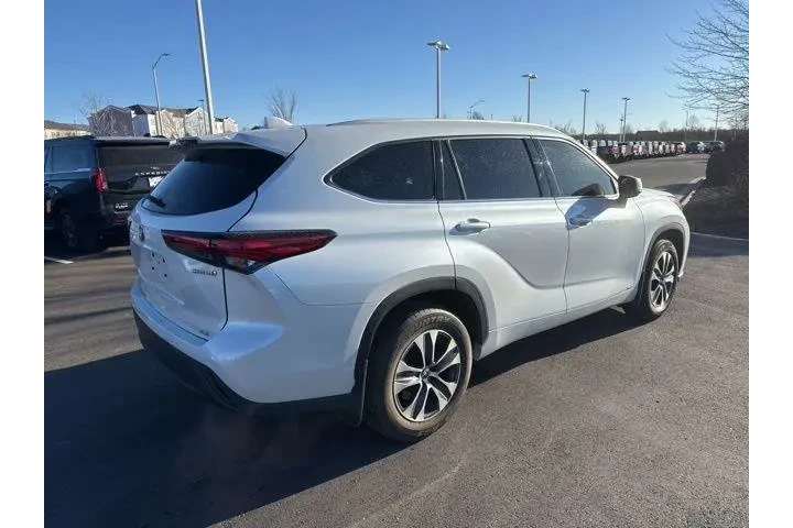 $35000 : Toyota Highlander Hybrid 202 image 7