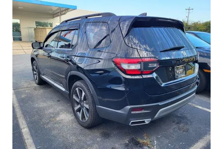 $41978 : Honda Pilot 2023 Touring 4dr image 6