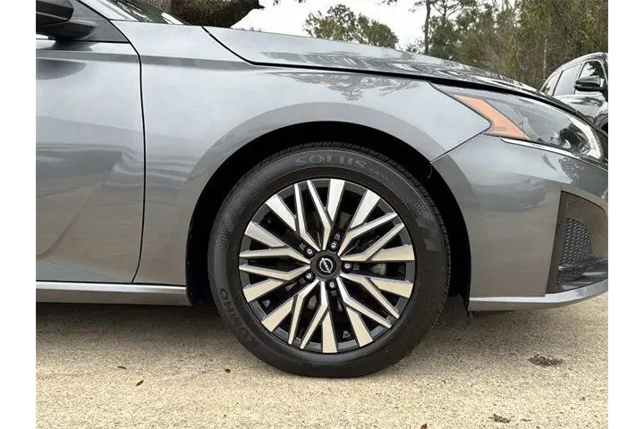 $20939 : Nissan Altima 2024 2.5 SV 4d image 3