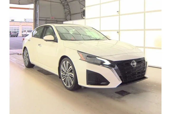 $25999 : Nissan Altima 2023 2.5 SL 4d image 4