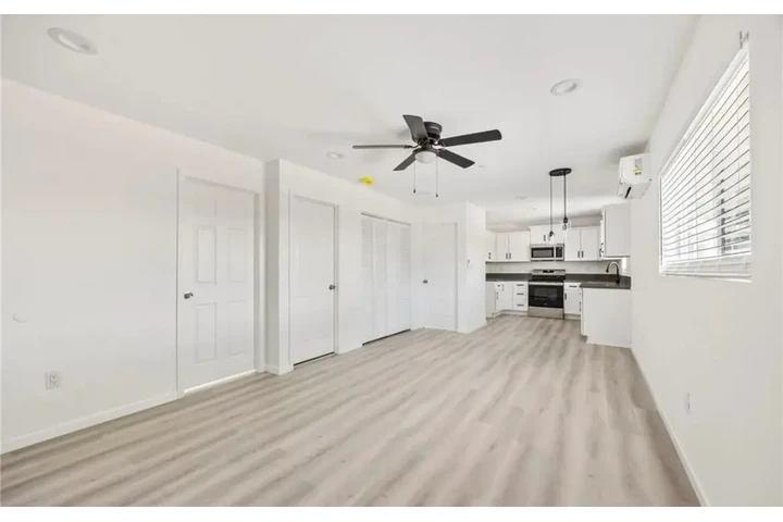 $2500 : 3Bed/2Bat Home in Los Angeles image 2
