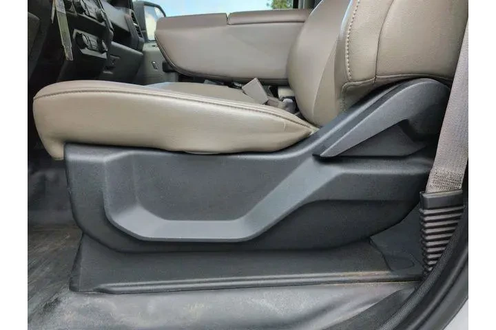 $18393 : Ford F-150 2019 4x2 XL 4dr S image 9
