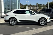 $29900 : Porsche Macan 2020 AWD 4dr S thumbnail