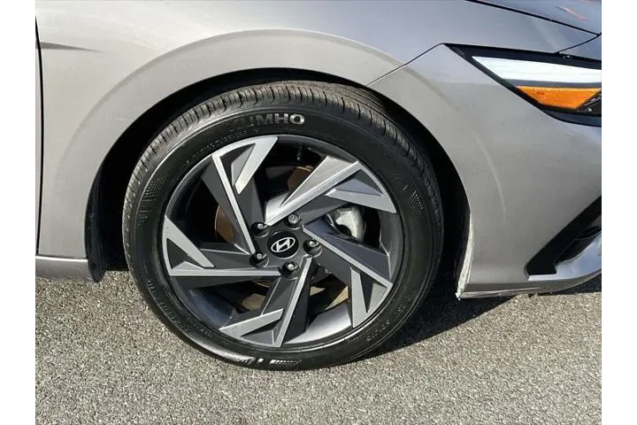 $19995 : Hyundai ELANTRA 2024 SEL 4dr image 8