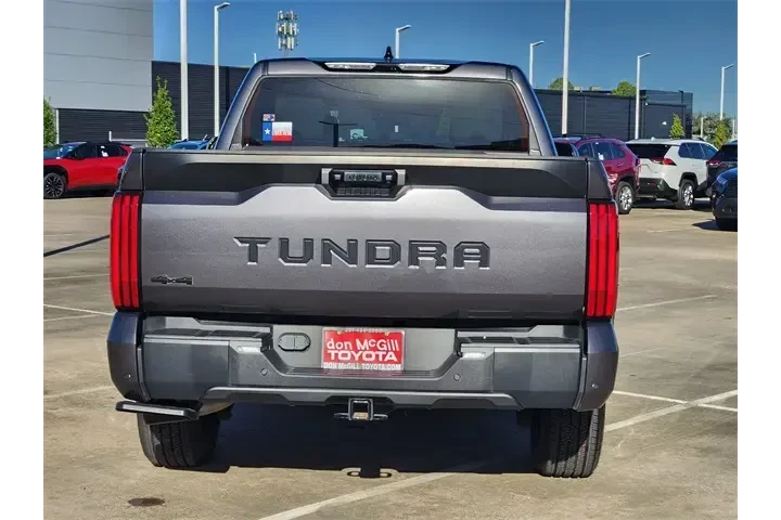 $38495 : Toyota Tundra 2023 4x4 SR5 4 image 6