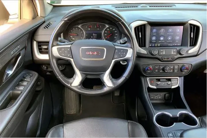 $20381 : GMC Terrain 2022 SLT 4dr SUV image 5