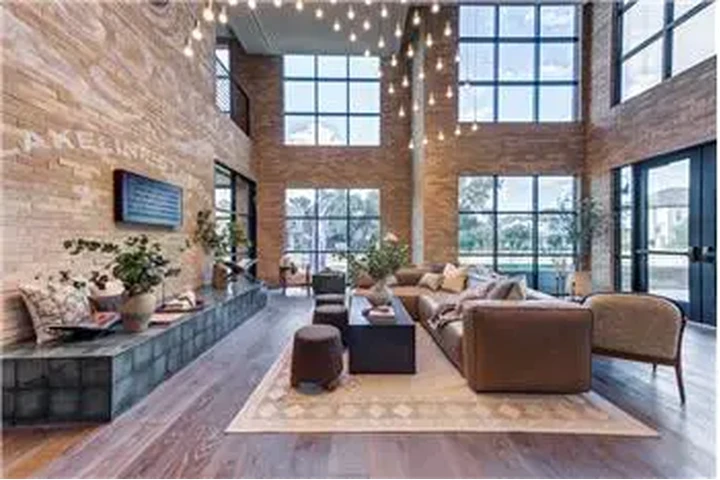 $2227 : Rental property with 2 bedro image 9