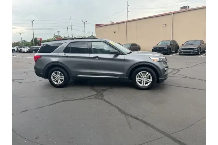 $27988 : Ford Explorer 2023 XLT 4dr S image 4