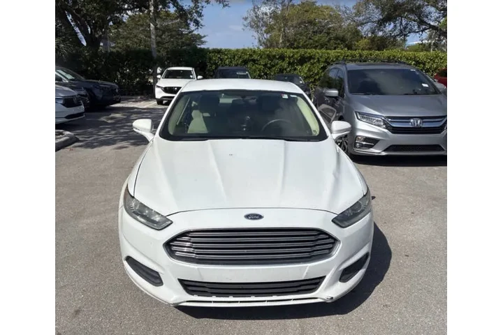 $5000 : 2013 Fusion SE image 2