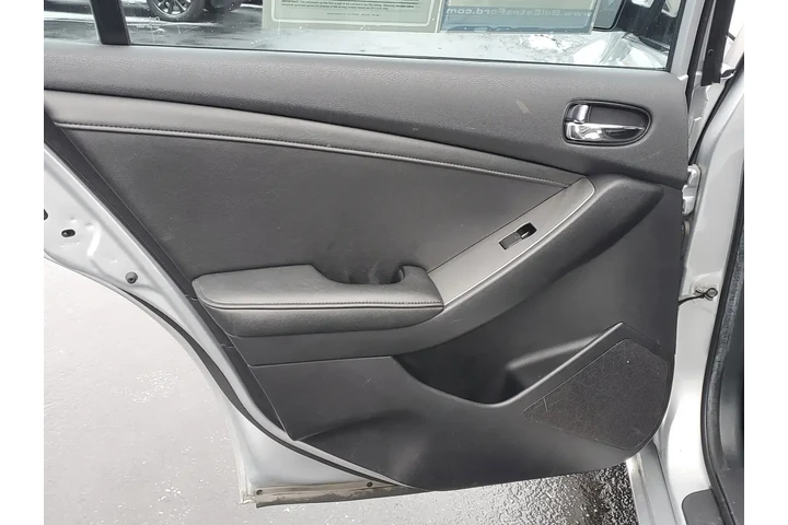 $7850 : Nissan Altima 2012 3.5 SR 4d image 7