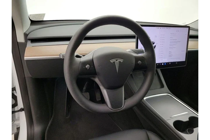 $36998 : Tesla Model Y 2023 AWD Long image 10