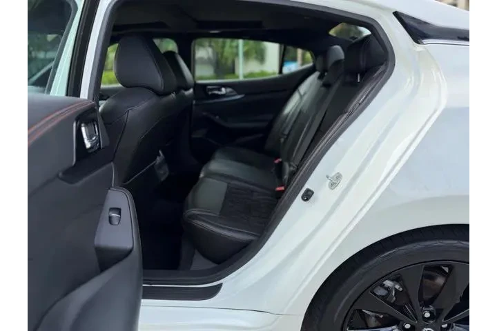 $27692 : Nissan Maxima 2022 3.5 SR 4d image 10