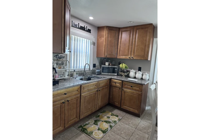 $2900 : 2 bedrooms 1 Bathroom image 5