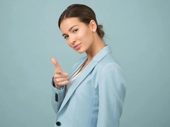 Mujer demostrando confianza 