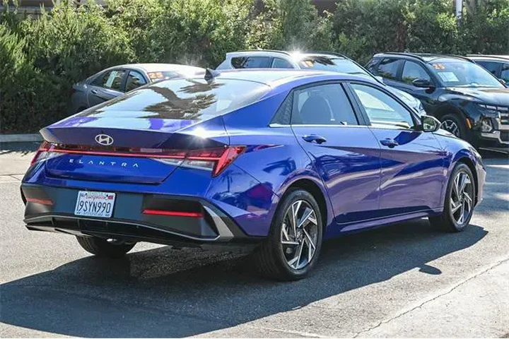 $23000 : Hyundai ELANTRA 2025 SEL Con image 4