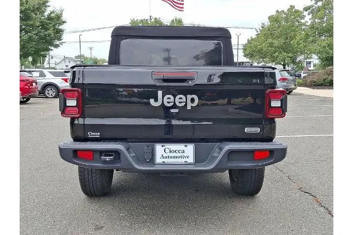 $24767 : Jeep Gladiator 2020 4x4 Over image 8