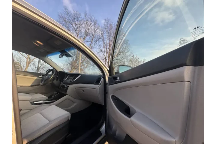 $7999 : 2017 Tucson Sport image 10