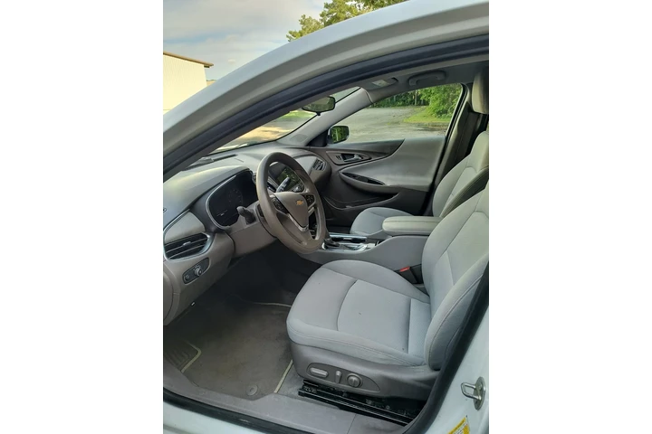$8900 : 2020 Chevy Malibu LT image 8