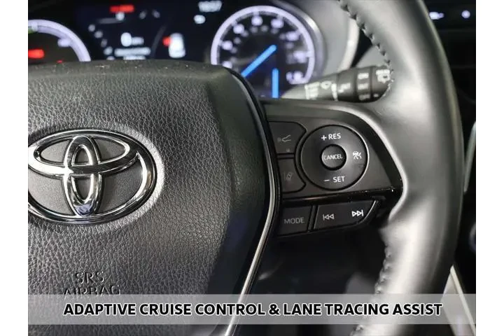 $30490 : Toyota Venza 2023 AWD LE 4dr image 3