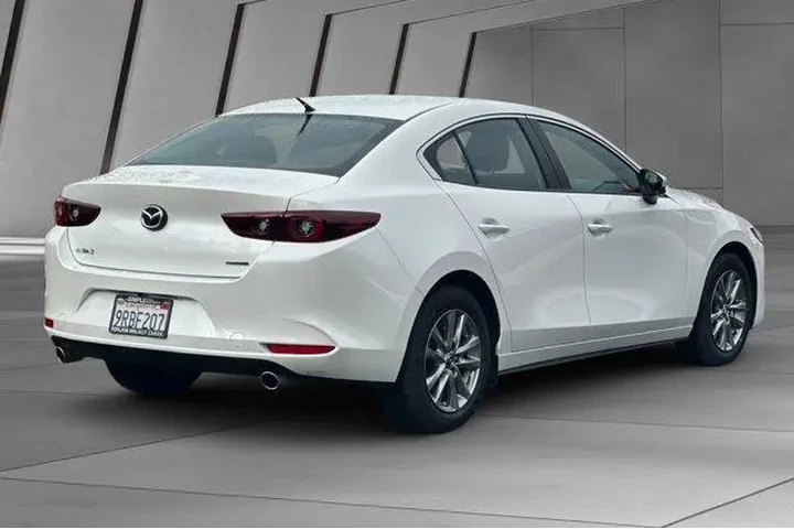 $21700 : Mazda Mazda3 Sedan 2025 2.5 image 4