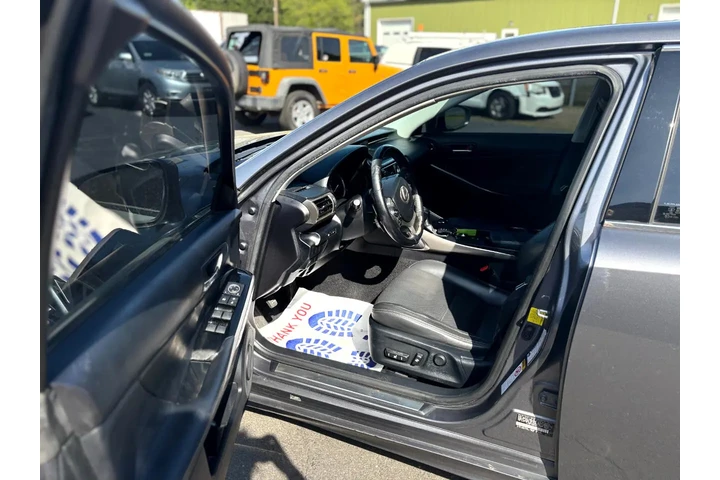 $17995 : 2015 IS image 8