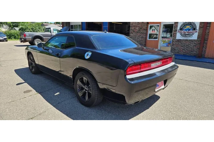 $13990 : 2013 Challenger SXT image 7