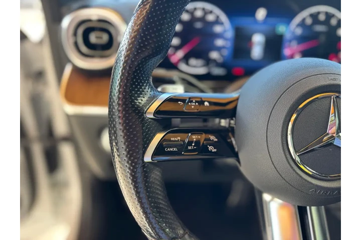 2022 Mercedes-Benz C300 SEDAN image 9