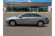 $19730 : Hyundai ELANTRA 2024 SE 4dr thumbnail