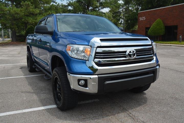 2016 Tundra SR5 image 4