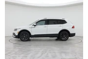 $19998 : Volkswagen Tiguan 2022 SE 4d thumbnail