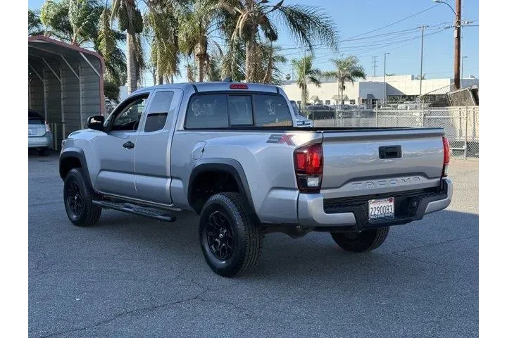 $22834 : Toyota Tacoma 2020 4x2 SR5 4 image 8