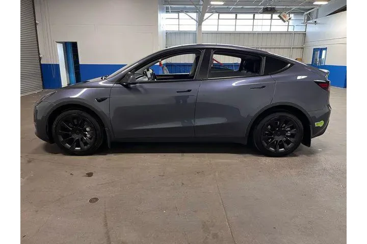 $34447 : Tesla Model Y 2023 AWD Long image 6