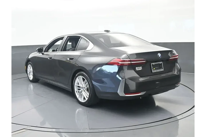 $37991 : BMW 5 Series 2024 530i 4dr S image 4