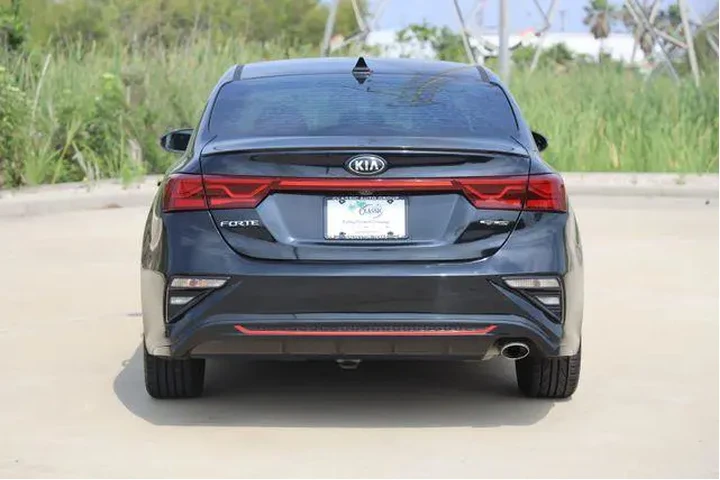 $11827 : Kia Forte 2020 GT Line 4dr S image 7
