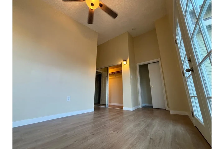 $1100 : En renta cuarto image 3