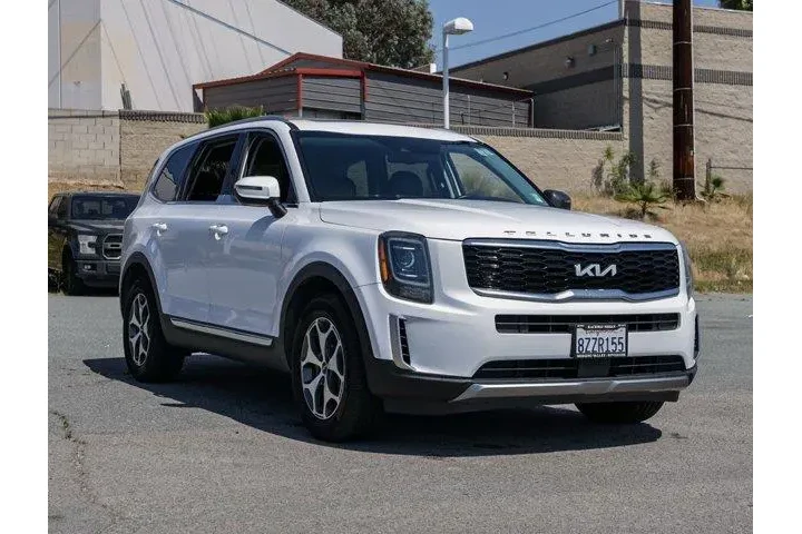 $30471 : Kia Telluride 2022 AWD EX 4d image 2