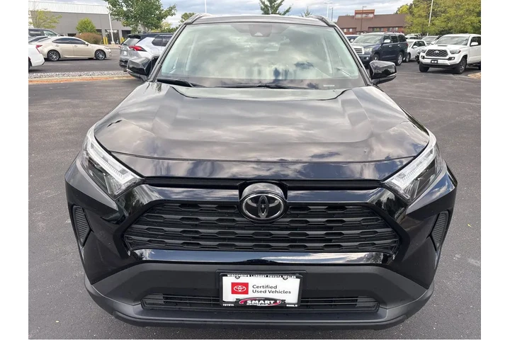 $31997 : Gold Certified2025 RAV4 XLE image 9