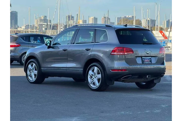 $12988 : 2012 Touareg Lux image 6