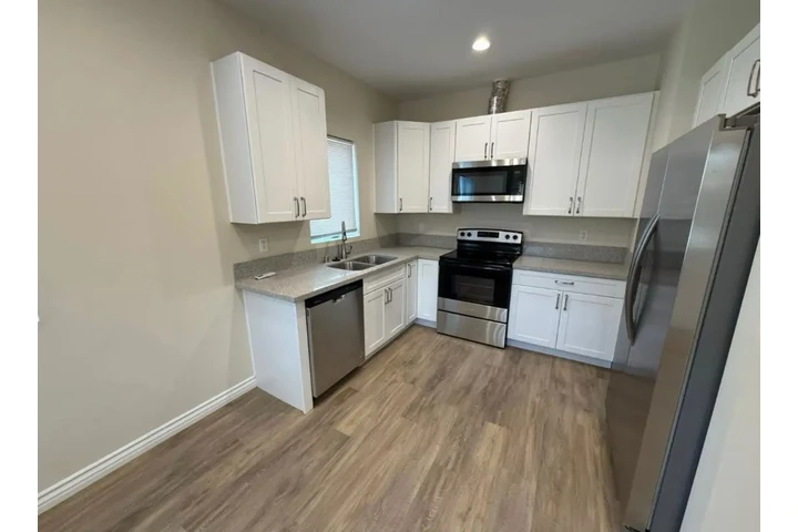 $1200 : Rento apartamento 1 habitación image 1