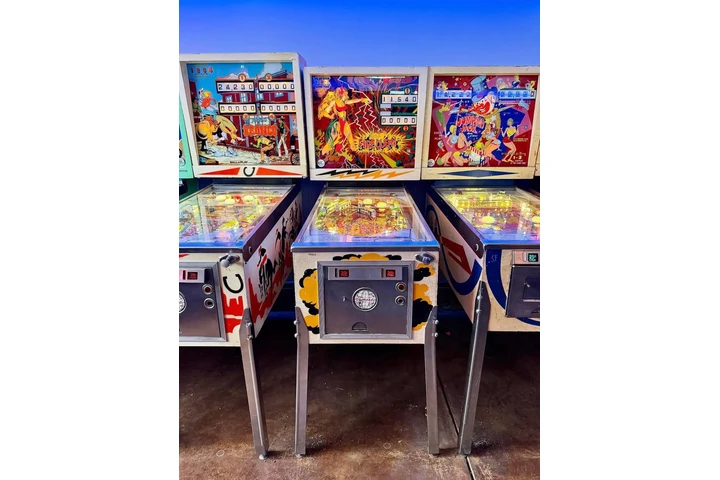 $4000 : Buy Whirlwind Pinball Machine image 1