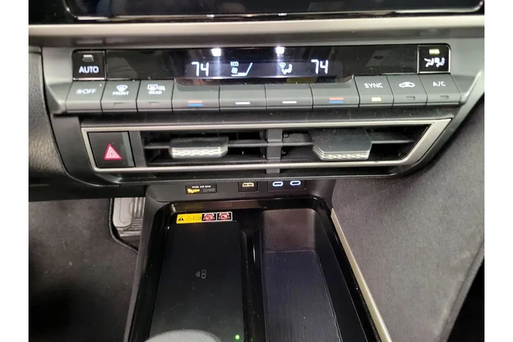 $25998 : Toyota Camry 2025 LE 4dr Sed image 9