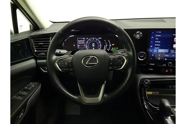 $38998 : Lexus NX 250 2025 4dr Crosso image 10