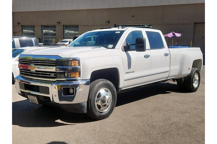 $34998 : Chevrolet Silverado 3500HD 2 image 3